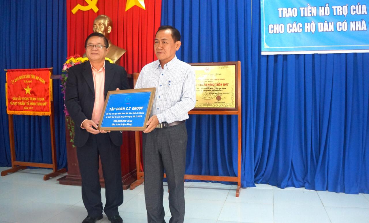 tap-doan-c.t-group-den-tham-va-trao-tang-ho-tro-cho-cac-ho-dan-co-nha-bi-thiet-hai-do-giong-loc-tren-dia-ban-tinh-an-giang