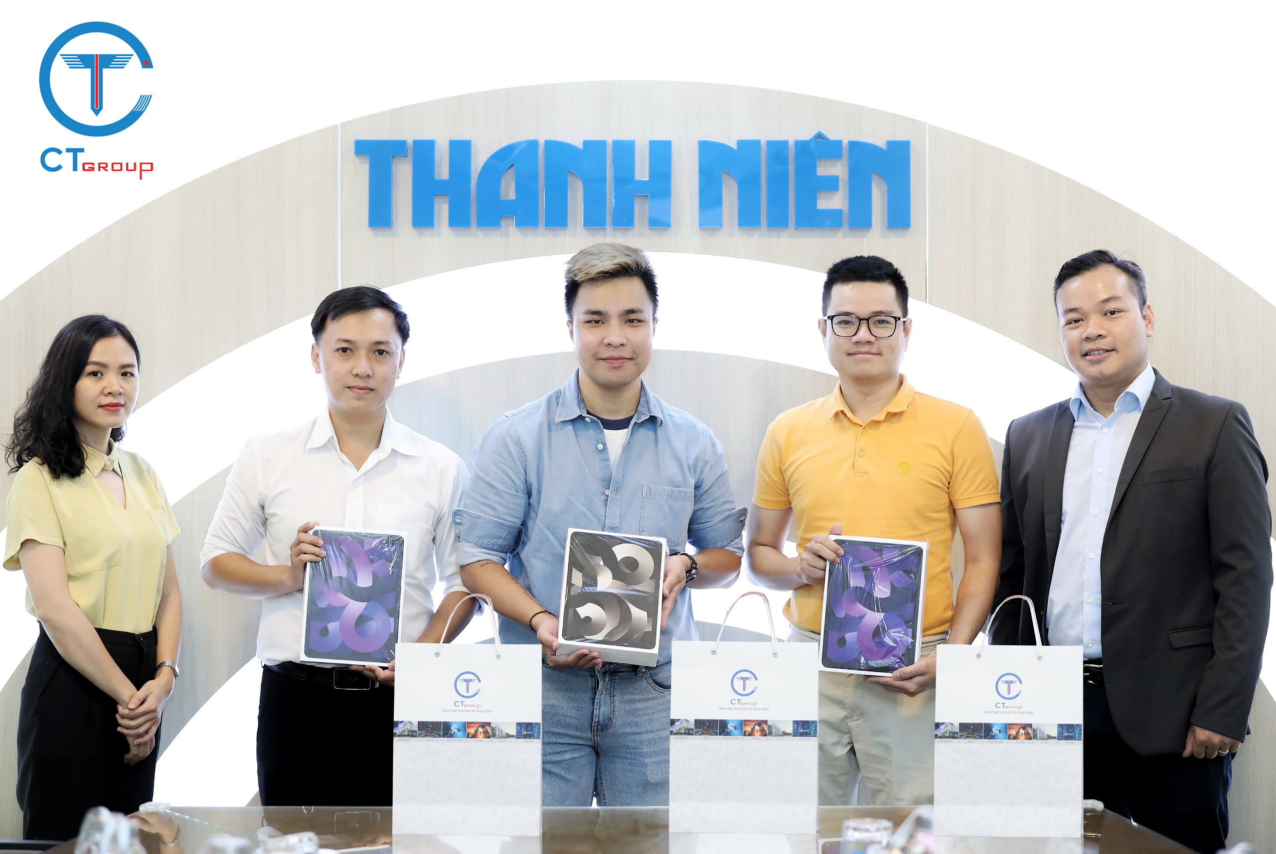 trao mini game tọa đàm "sale ơi, vì ta là doanh nhân"